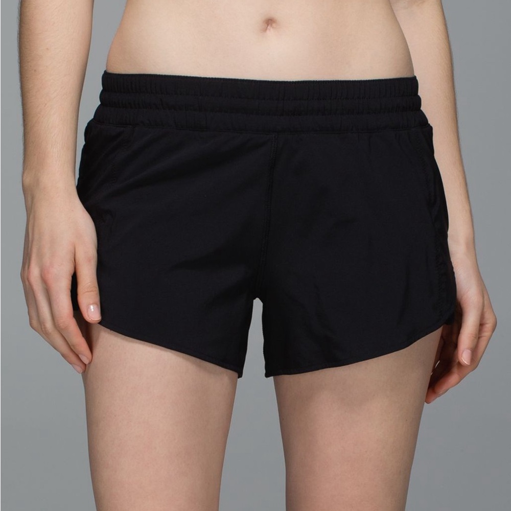 Lululemon Pleat to Street Shorts Size 4